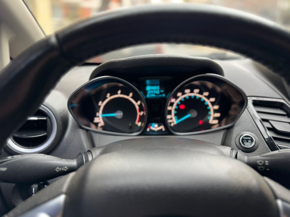 Ford Fiesta Kinetic 1.6 titanium power shift — foto 17